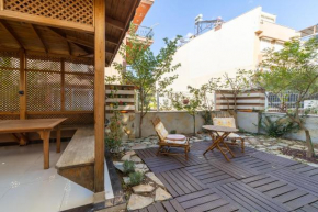 Stylish Duplex Apartment with Garden and Gazebo in the Heart of Muratpasa, Antalya
